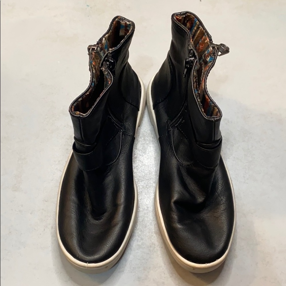 Black Blowfish Booties with white sole size 6.5